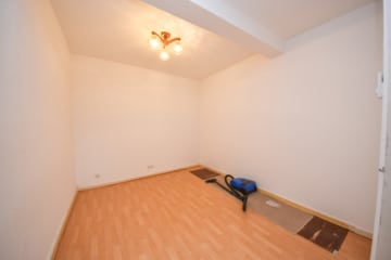 DIETZ: Gepflegtes Fachwerkhaus mit Garten, kleinem Nebengebäude im Babenhausen OT Harpertshausen! - EG Schlafzimmer (643362)