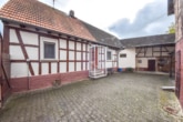 Innenhof - DIETZ: Gepflegtes Fachwerkhaus mit Garten, kleinem Nebengebäude im Babenhausen OT Harpertshausen!