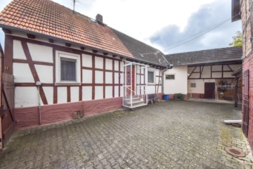 DIETZ: Gepflegtes Fachwerkhaus mit Garten, kleinem Nebengebäude im Babenhausen OT Harpertshausen! - Innenhof (643349)