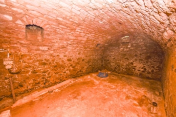 DIETZ: Gepflegtes Fachwerkhaus mit Garten, kleinem Nebengebäude im Babenhausen OT Harpertshausen! - Gewölbekeller (643374)