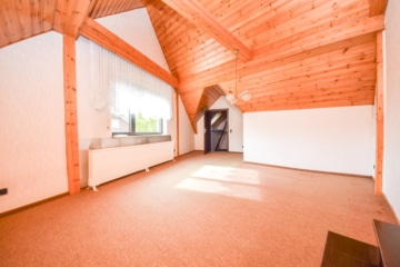 DIETZ: Gepflegtes Fachwerkhaus mit Garten, kleinem Nebengebäude im Babenhausen OT Harpertshausen! - DG Schlafzimmer 3 (643369)