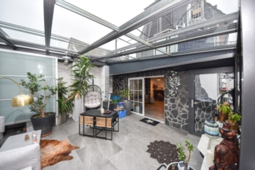 DIETZ: Gepflegtes Wohnhaus + Einliegerwohnung im Ortskern von Großostheim mit Wintergarten + Garage! - Wintergarten (654093)