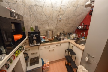 DIETZ: Gepflegtes Wohnhaus + Einliegerwohnung im Ortskern von Großostheim mit Wintergarten + Garage! - Einbauküche DG inkl (654125)