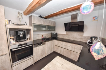 DIETZ: Gepflegtes Wohnhaus + Einliegerwohnung im Ortskern von Großostheim mit Wintergarten + Garage! - Küche EG (654107)