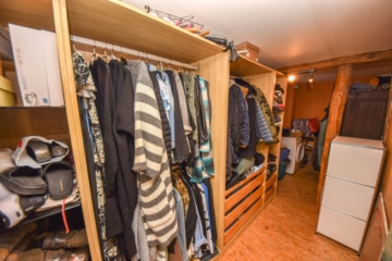 DIETZ: Gepflegtes Wohnhaus + Einliegerwohnung im Ortskern von Großostheim mit Wintergarten + Garage! - Ankleide + Hauswirtschaft (654114)