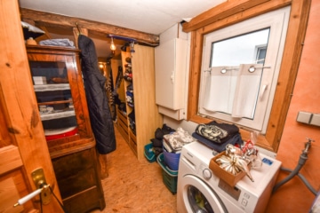 DIETZ: Gepflegtes Wohnhaus + Einliegerwohnung im Ortskern von Großostheim mit Wintergarten + Garage! - Ankleide + Hauswirtschaft (654115)