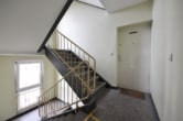 Treppenhaus - DIETZ: Gepflegte 3-Zimmer-Wohnung im 4. Obergeschoss – Frankfurt – GALLUS