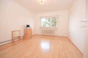 Gepflegte 2-Zimmerwohnung im 3. OG mit EBK, Kellerraum und KFZ-Stellplatz in Dieburg! - Schlafzimmer (635571)