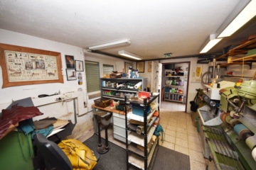 DIETZ: 3 Wohnungen in 2 Häusern inklusive 3 Garagen, Innenhof und Garten Schaafheim - Nebengebäude EG Werkstattraum (639870)