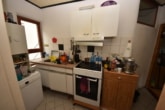 2-Fam-Haus EG Küche - DIETZ: 3 Wohnungen in 2 Häusern inklusive 3 Garagen, Innenhof und Garten in Schaafheim!