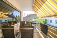 Balkon mit Markise EG