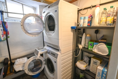 DIETZ: Top gepflegtes 2 Familienhaus mit Garten, Keller und Sauna – voll vermietet – in Weiterstadt - Waschküche OG Wohnung (697933)