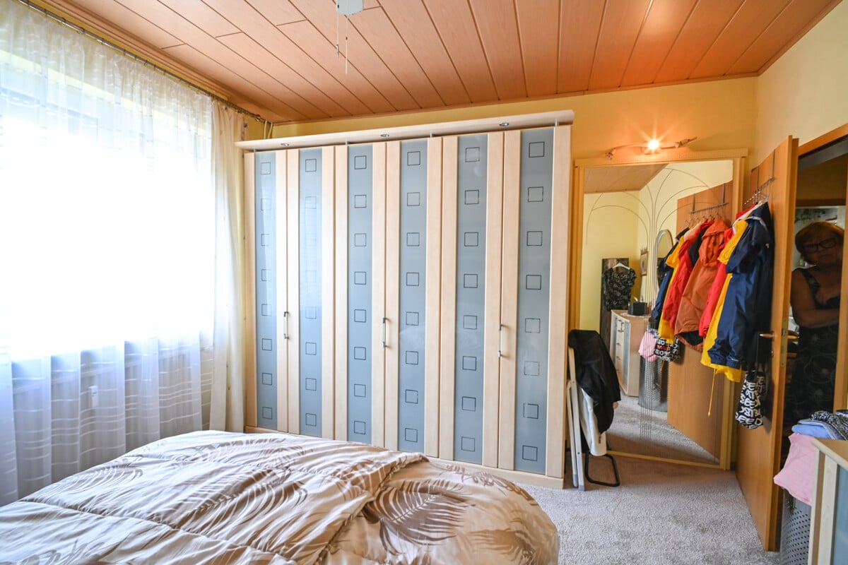 Schlafzimmer 1 von 2 EG