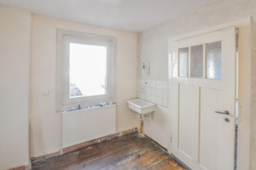 DIETZ: Modernisiertes Fachwerkhaus mit Nebengebäude – PV mit Speicher – in Schaafheim OT Mosbach! - Schlafzimmer 1 OG - teilbar (694064)