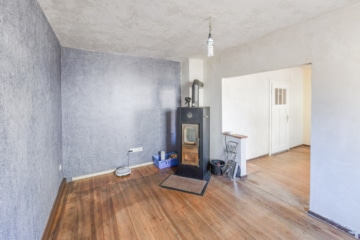 DIETZ: Modernisiertes Fachwerkhaus mit Nebengebäude – PV mit Speicher – in Schaafheim OT Mosbach! - Wohnzimmer EG (694046)