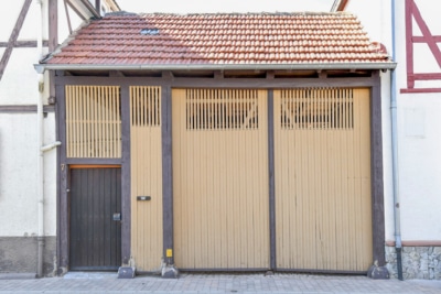DIETZ: Modernisiertes Fachwerkhaus mit Nebengebäude – PV mit Speicher – in Schaafheim OT Mosbach! - Eingangstor (697121)