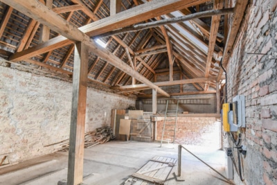 DIETZ: Modernisiertes Fachwerkhaus mit Nebengebäude – PV mit Speicher – in Schaafheim OT Mosbach! - Lagerfläche Obergeschoss (697108)