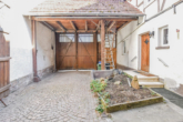Innenhof - DIETZ: Modernisiertes Fachwerkhaus mit Nebengebäude – PV mit Speicher – in Schaafheim OT Mosbach!