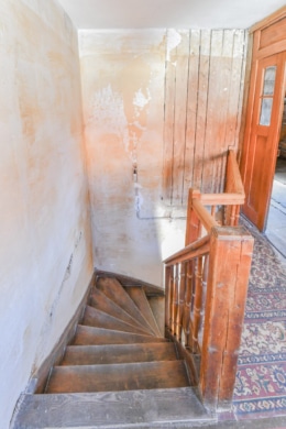 DIETZ: Modernisiertes Fachwerkhaus mit Nebengebäude – PV mit Speicher – in Schaafheim OT Mosbach! - Treppenhaus DG (694079)