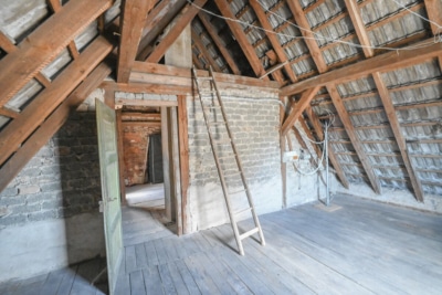 DIETZ: Modernisiertes Fachwerkhaus mit Nebengebäude – PV mit Speicher – in Schaafheim OT Mosbach! - Ausbaufähiges Dachgeschoss (697100)