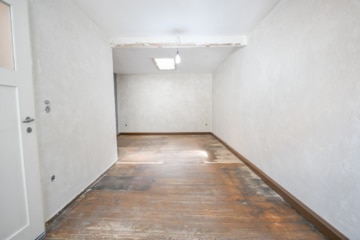 DIETZ: Modernisiertes Fachwerkhaus mit Nebengebäude – PV mit Speicher – in Schaafheim OT Mosbach! - Schlafzimmer 1 OG - teilbar (694061)