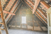 Ausbaufähiges Dachgeschoss - DIETZ: Modernisiertes Fachwerkhaus mit Nebengebäude – PV mit Speicher – in Schaafheim OT Mosbach!