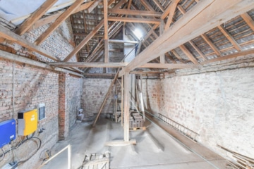 DIETZ: Modernisiertes Fachwerkhaus mit Nebengebäude – PV mit Speicher – in Schaafheim OT Mosbach! - Lagerfläche Obergeschoss (694087)
