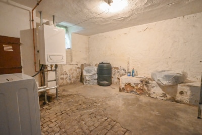 DIETZ: Modernisiertes Fachwerkhaus mit Nebengebäude – PV mit Speicher – in Schaafheim OT Mosbach! - Waschküche und Lager (697115)