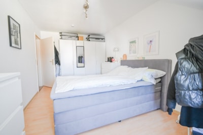 DIETZ: 3 Zimmer-Dachgeschosswohnung im Santo-Tirso-Ring von Groß-Umstadt! - Schlafzimmer (698353)