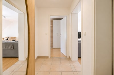 DIETZ: 3 Zimmer-Dachgeschosswohnung im Santo-Tirso-Ring von Groß-Umstadt! - Flur (698359)