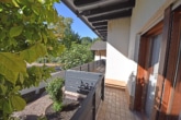 Straßenseite Terrasse - DIETZ: Eindrucksvolles 2-Familienhaus-Anwesen in attraktiven Wohnlage von Klein-Zimmern!