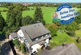 Luftbild - DIETZ: Eindrucksvolles 2-Familienhaus-Anwesen in attraktiven Wohnlage von Klein-Zimmern!
