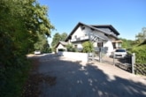 Ruhige Sackgasse am Feldrand - DIETZ: Eindrucksvolles 2-Familienhaus-Anwesen in attraktiven Wohnlage von Klein-Zimmern!