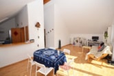 Wohnen Essen Kochen - DIETZ: 3-Zimmer-Dachgeschosswohnung mit 2 Sonnen-Balkonen, Wanne+Dusche, Einbauküche
