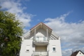 Ihre Sonnenwohnung - DIETZ: 3-Zimmer-Dachgeschosswohnung mit 2 Sonnen-Balkonen, Wanne+Dusche, Einbauküche