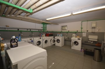 DIETZ: 3-Zimmer-Dachgeschosswohnung mit 2 Sonnen-Balkonen, Wanne+Dusche, Einbauküche - Gemeinsame Waschküche (642740)