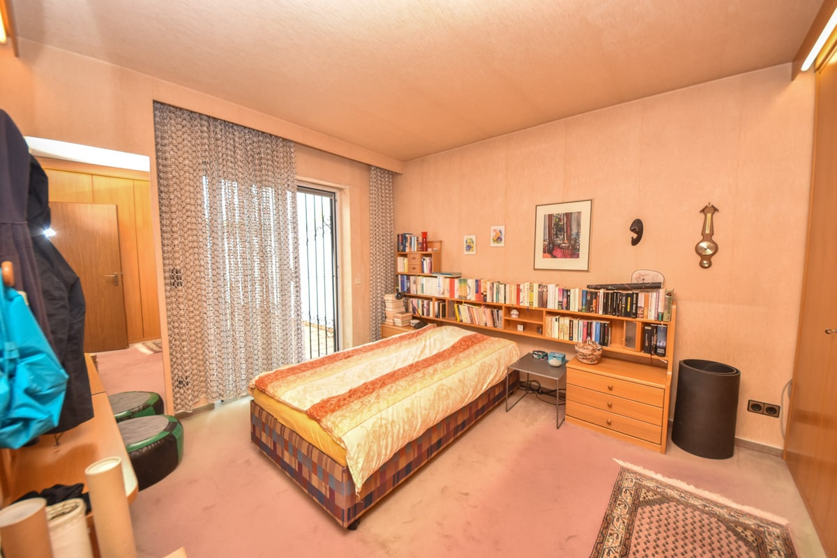Schlafzimmer 2 von 3 EG
