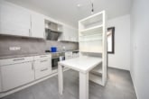 DIETZ: 3-4 Zimmer-Wohnung im ersten Obergeschoss mit Einbauküche in ruhiger Lage von Groß-Zimmern! - Einbauküche inklusive