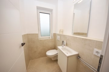 DIETZ: Gehobene 3-Zimmer Büro- Praxisfläche mit hochwertiger Einbauküche, Tageslichtbad, Kunden-WC! - Gäste-WC (625155)