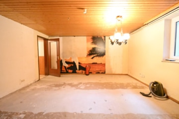 DIETZ: Reihenmittelhaus mit Garage, Keller und Garten in beliebter Lage Dieburgs! - Abstellraum KG (651533)