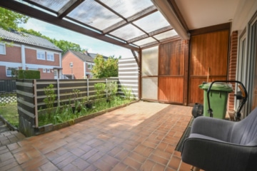 DIETZ: REDUZIERT! Reihenmittelhaus mit Garage, Keller und Garten in beliebter Lage Dieburgs! - Terrasse (676644)