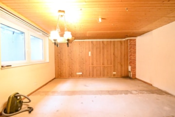 DIETZ: Reihenmittelhaus mit Garage, Keller und Garten in beliebter Lage Dieburgs! - Abstellraum KG (651532)