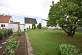 Garten - DIETZ: Einfamilienhaus mit Garage, großem Garten in einer ruhigen Randlage! Wohnhausanbau möglich!