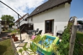 Terrasse - DIETZ: Einfamilienhaus mit Garage, großem Garten in einer ruhigen Randlage! Wohnhausanbau möglich!