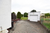 Garage - DIETZ: Einfamilienhaus mit Garage, großem Garten in einer ruhigen Randlage! Wohnhausanbau möglich!