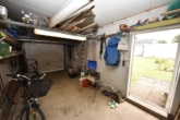 Garage - DIETZ: Einfamilienhaus mit Garage, großem Garten in einer ruhigen Randlage! Wohnhausanbau möglich!