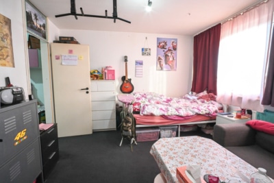 DIETZ: 2-Zimmer-Obergeschosswohnung in Rodgau Nieder-Roden – wenige Minuten vom Bahnhof entfernt! - Wohnzimmer (697684)