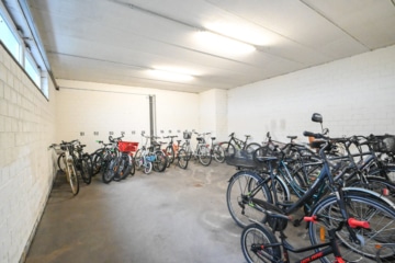 DIETZ: 2-Zimmer-Obergeschosswohnung in Rodgau Nieder-Roden – wenige Minuten vom Bahnhof entfernt! - Gemeinschaftlicher Fahrradraum (668616)