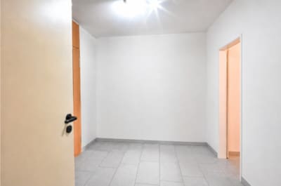 DIETZ: 2-Zimmer-Obergeschosswohnung in Rodgau Nieder-Roden – wenige Minuten vom Bahnhof entfernt! - Diele/Kochnische (700651)