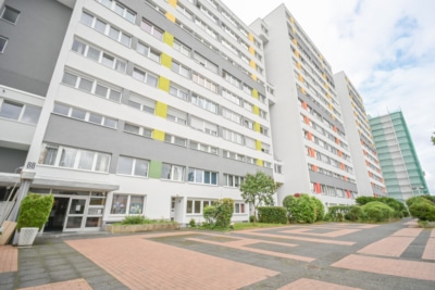 DIETZ: 2-Zimmer-Obergeschosswohnung in Rodgau Nieder-Roden – wenige Minuten vom Bahnhof entfernt! - Außenbereich (697701)